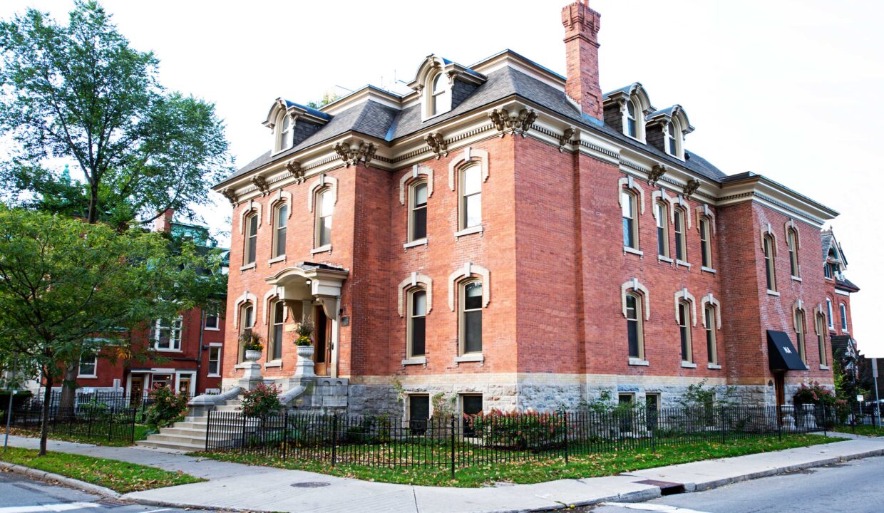 220720-236-Metcalfe,-kitty-corner-view-1(edited)