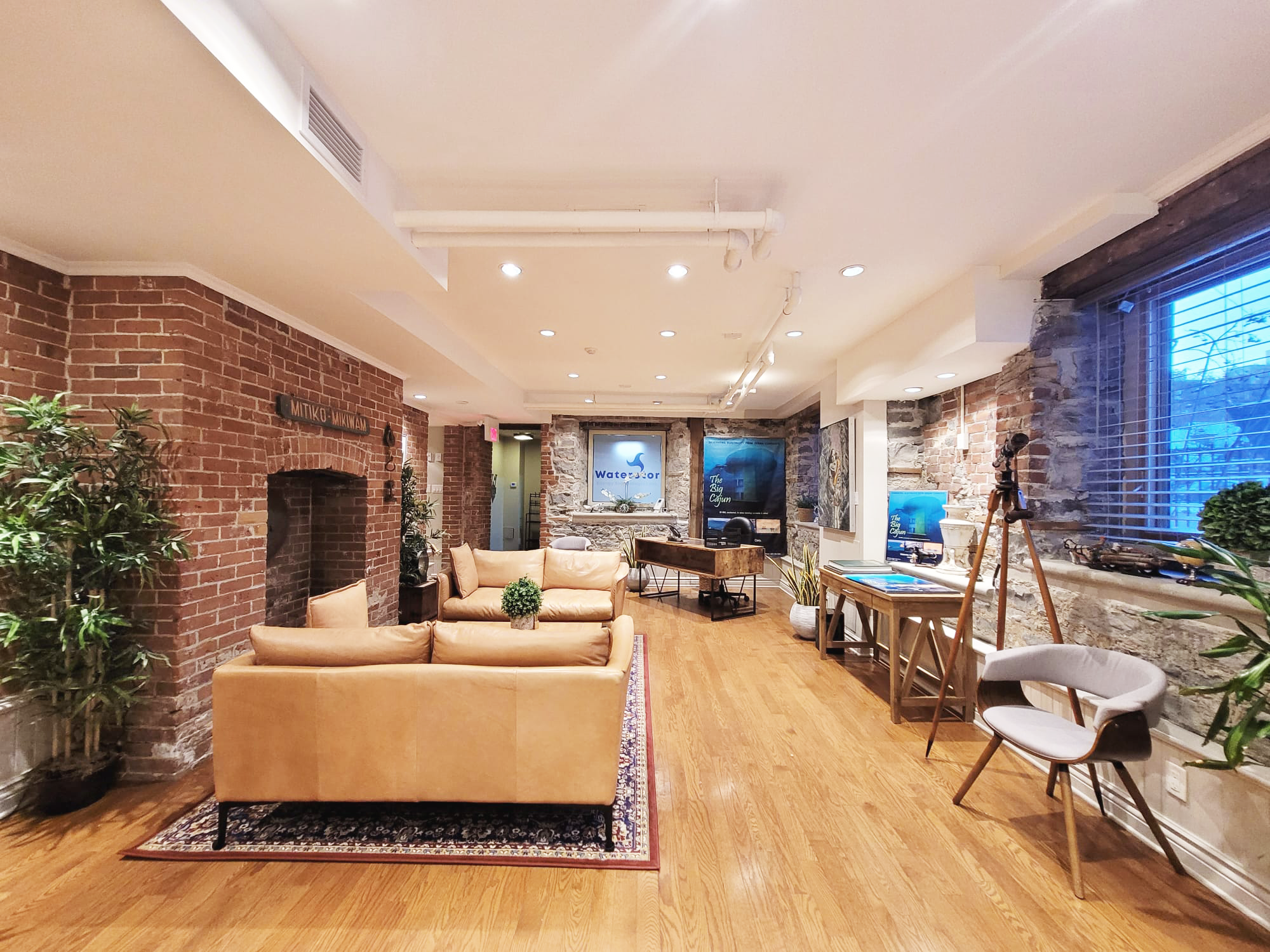 250 Somerset Street West