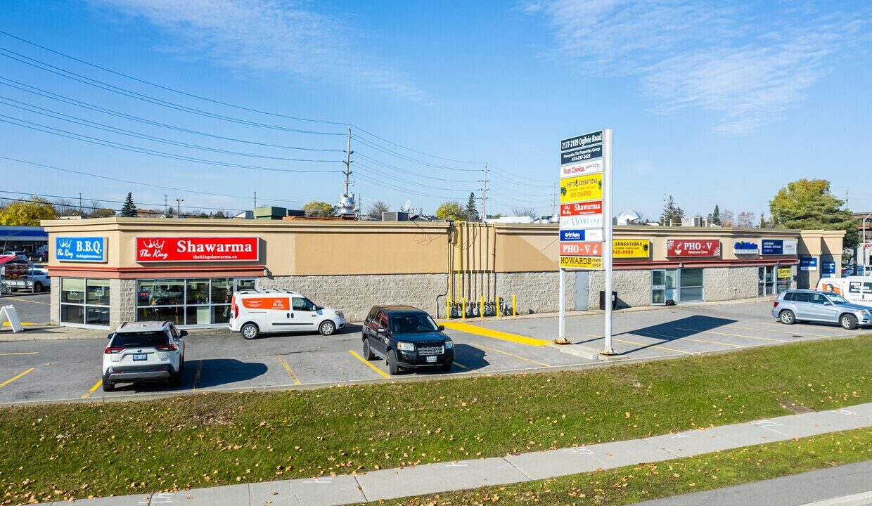 260112 2189 Ogilvie Plaza - Pylon