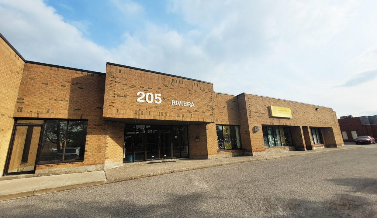 231030-Riviera-Office-Entrance